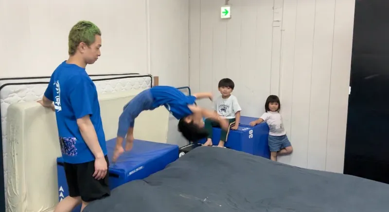 小学生バク転クラス